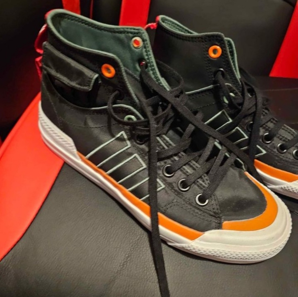 3 pair of men's shoes